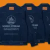 Три джинсовые куртки Nordic Stream каскадом, лазерная гравировка логотипа на спине