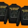 Три куртки-бомбера Skybound Logistics каскадом — брендированные спинки и рукава в ракурсе три четверти