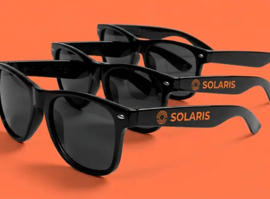 Три пары солнцезащитных очков Solaris Tech каскадом, видна брендированная дужка