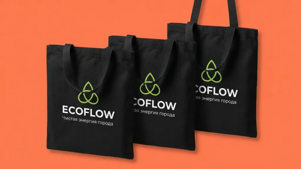 Три чёрных шопера EcoFlow каскадом в ракурсе три четверти на коралловом фоне