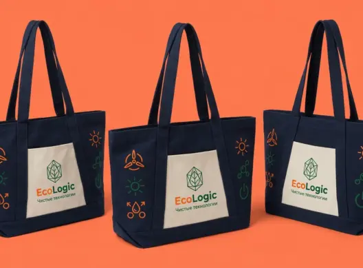Три тёмно-синих шоппера EcoLogic с бежевой центральной вставкой в динамичной композиции три четверти