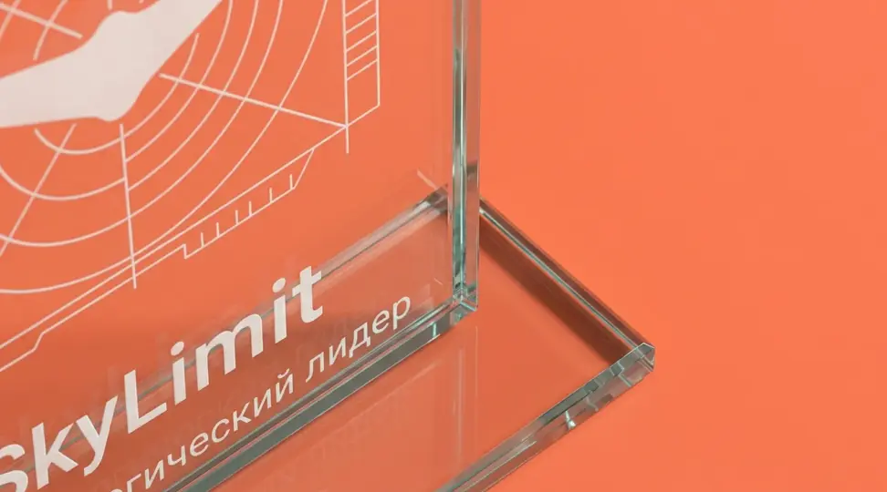Стеклянные стелы для аэрокосмического бюро SkyLimit - картинка 3