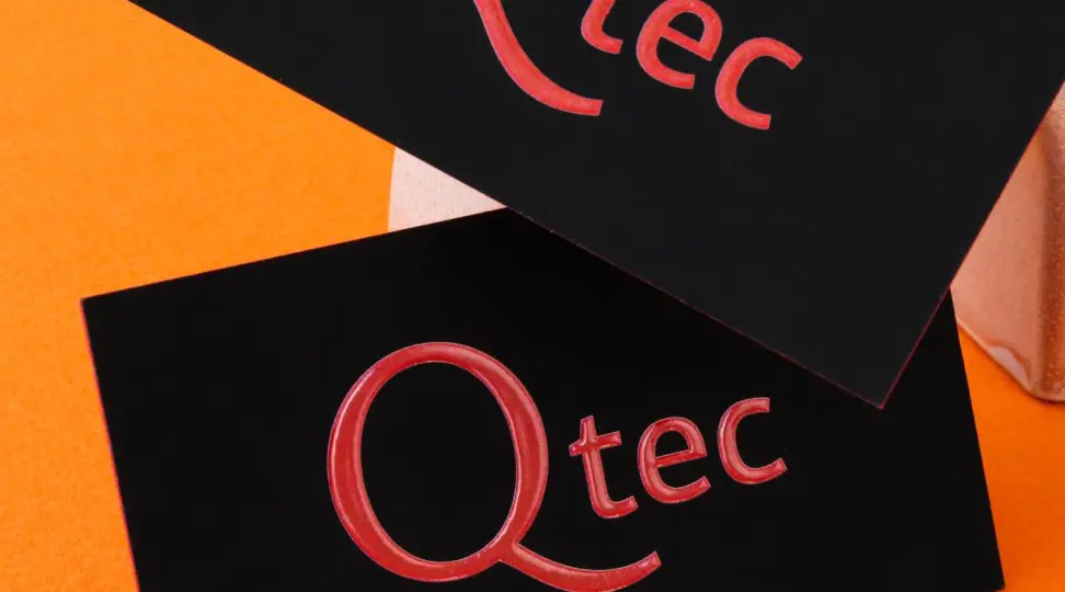 Визитки с отделкой 3D лаком - картинка 1