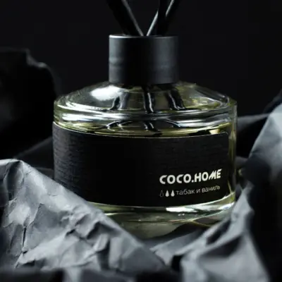 Наклейка на дизайнерской самоклеющейся бумаге